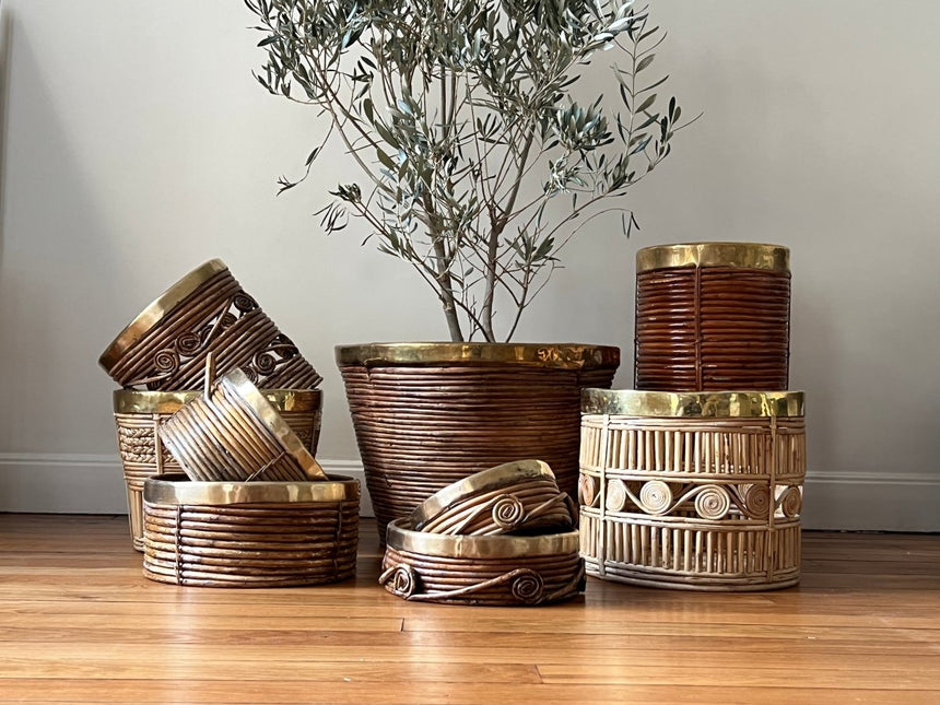 Corbeille en bambou et laiton, petit modèle - Circa 1960 - Maison Collectible - Objets de décoration