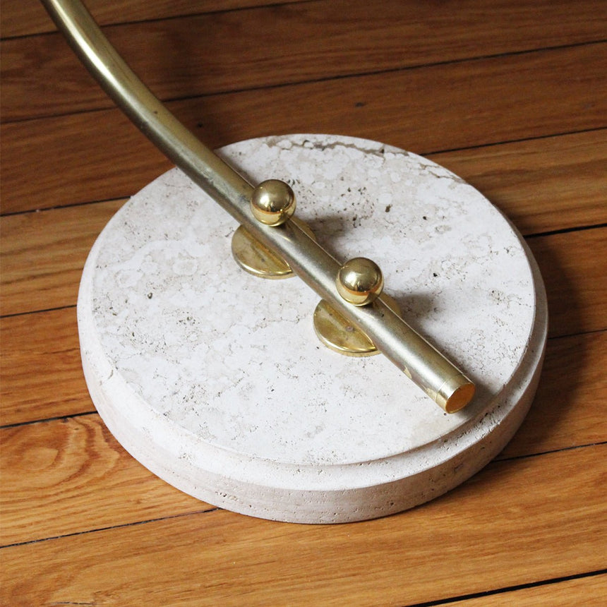 Lampadaire dôme en laiton et travertin - Circa 1960 - Maison Collectible - Lampadaire