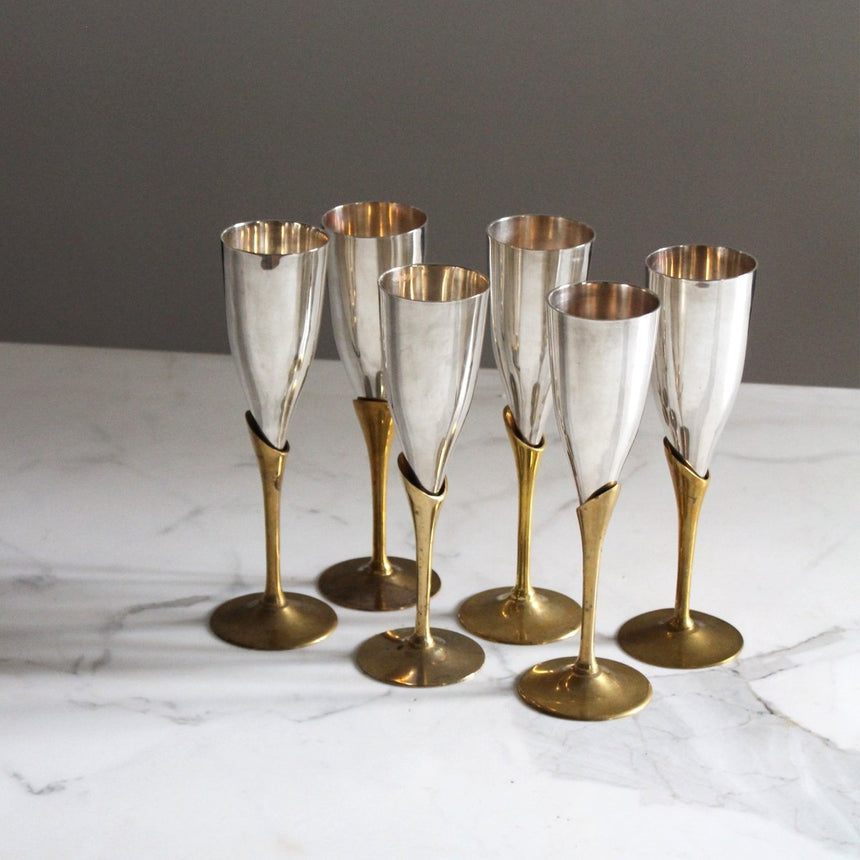 Paire de flûtes à champagne en métal argenté et laiton, art déco - Maison Collectible - Art de la table