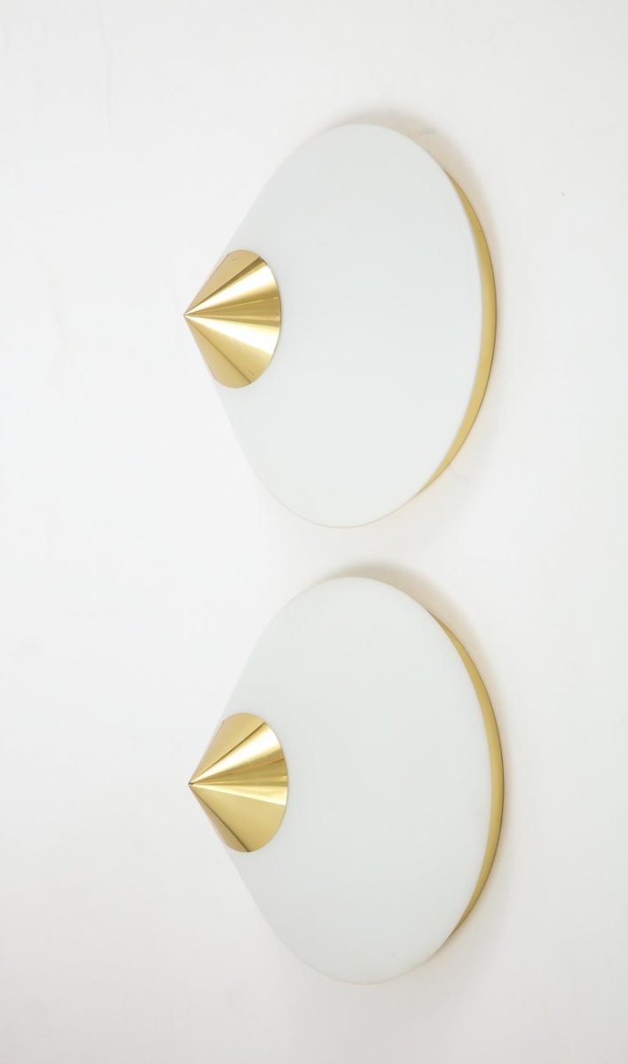 Plafonnier conique en opaline et laiton - Limburg, 1970 - Maison Collectible - Suspension