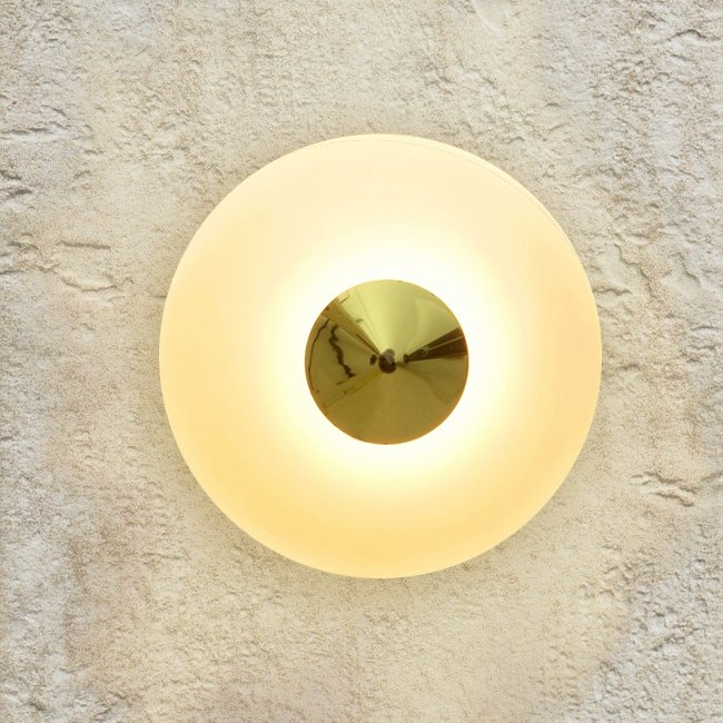 Plafonnier conique en opaline et laiton - Limburg, 1970 - Maison Collectible - Suspension