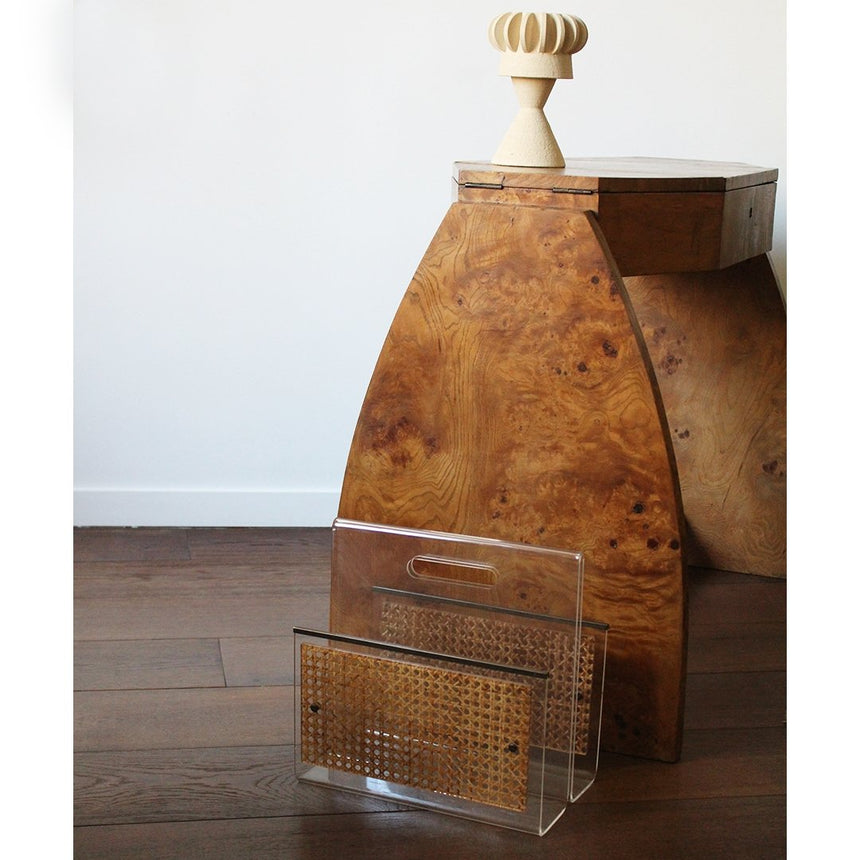 Porte-revue en cannage et plexiglas - Circa 1970 - Maison Collectible - Objets de décoration