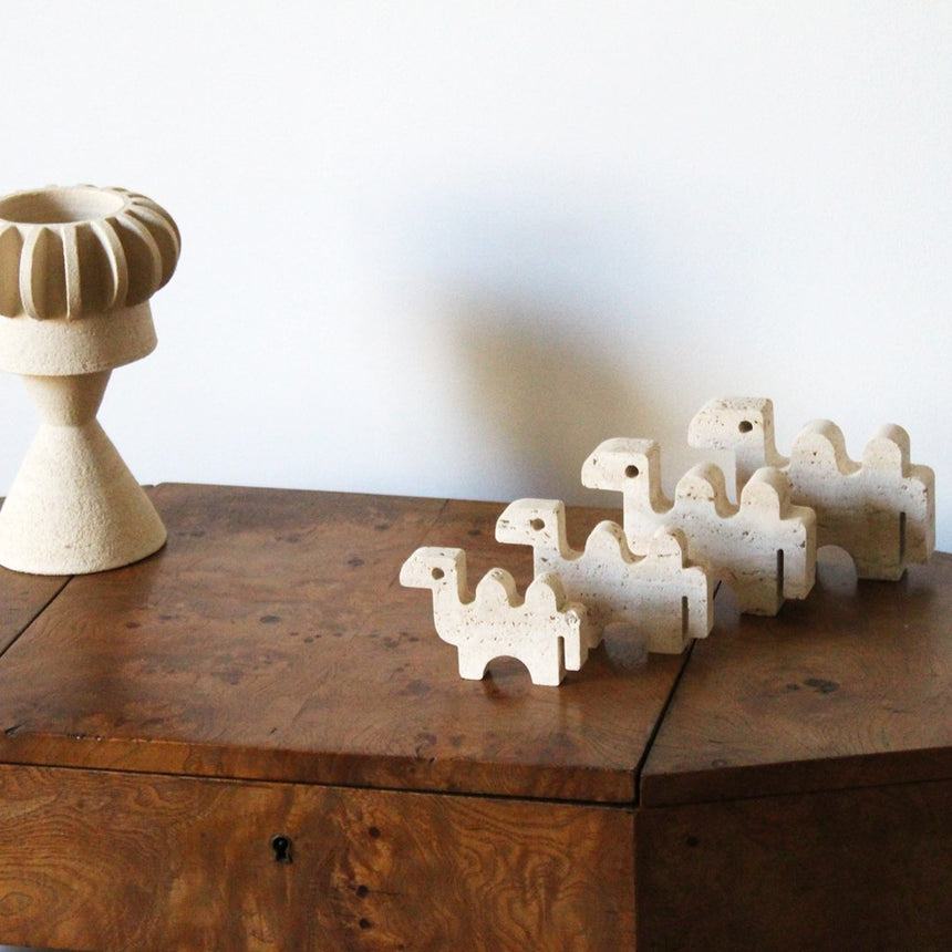 Set de 4 animaux en travertin, figurines de chameaux - Fratelli Mannelli pour Travertino di Rapolano, 1970 - Maison Collectible - Objets de décoration