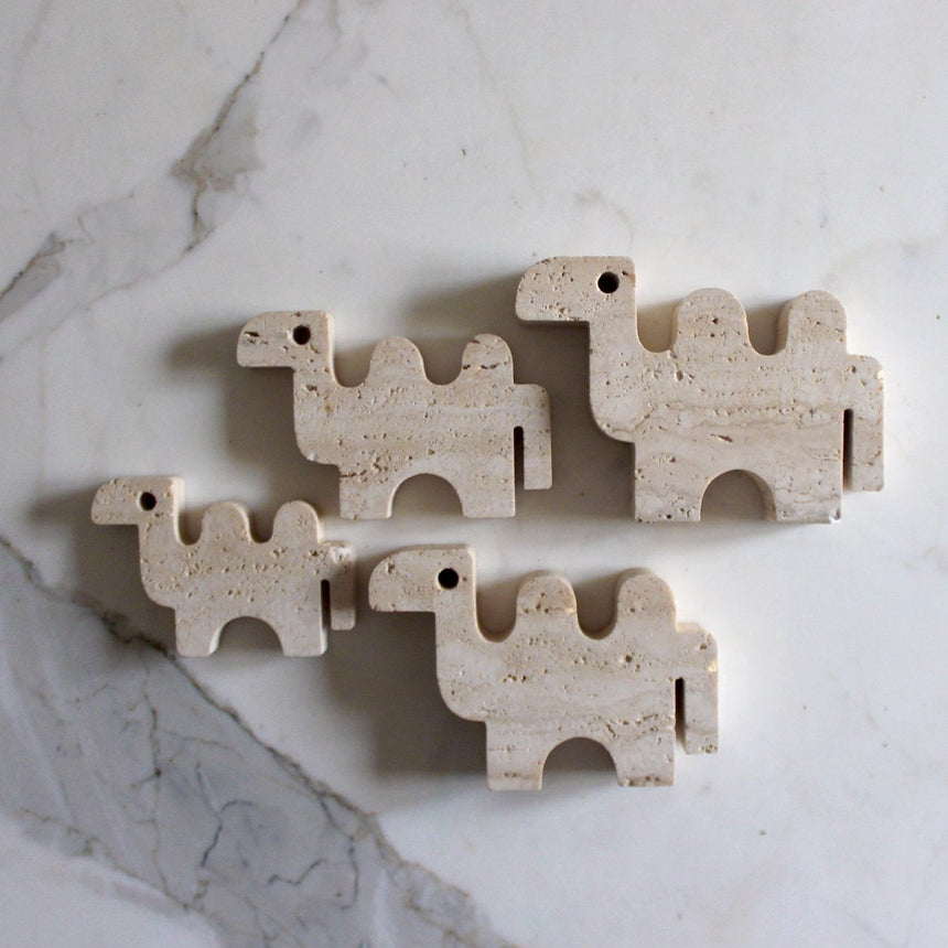 Set de chameaux en travertin - Fratelli Mannelli pour Travertino di Rapolano, 1970 - Maison Collectible - Objets de décoration