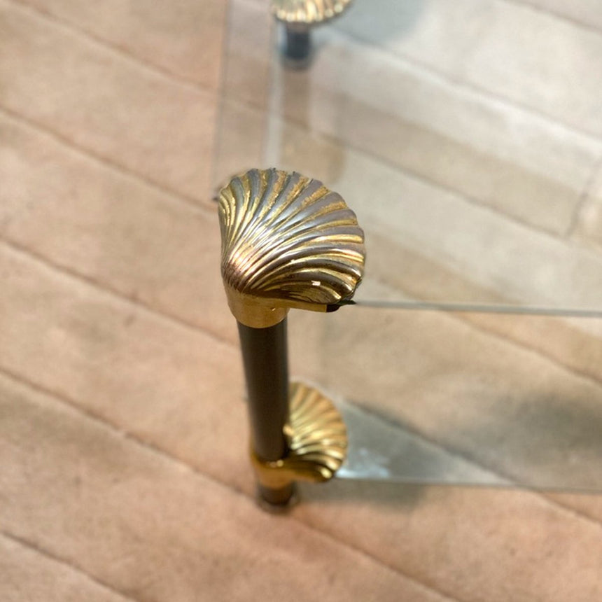Table d'appoint en verre ornée de coquillages dorés - Circa 1970 - Maison Collectible - Table d'appoint