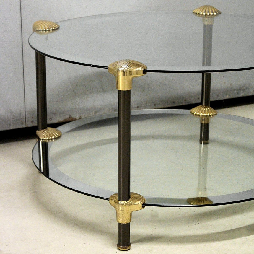 Table ronde en verre ornée de coquillages dorés - Circa 1970 - Maison Collectible -
