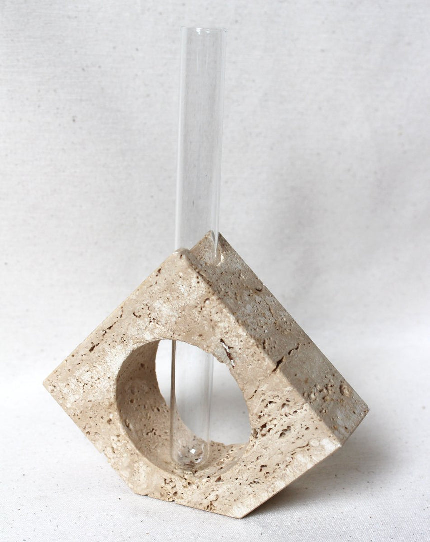 Vase soliflore géométrique en travertin - Circa 1970 - Maison Collectible - Vase